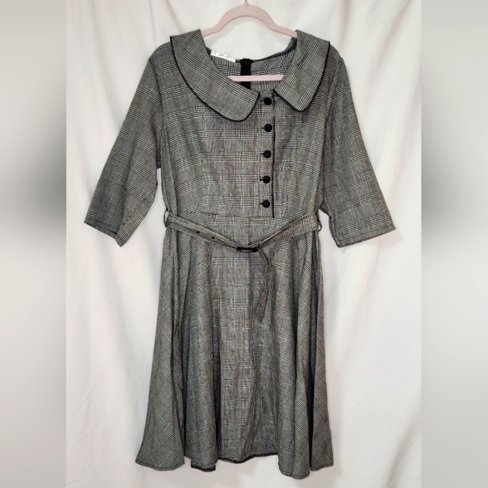 Vintage-Style Checked Collared Dress